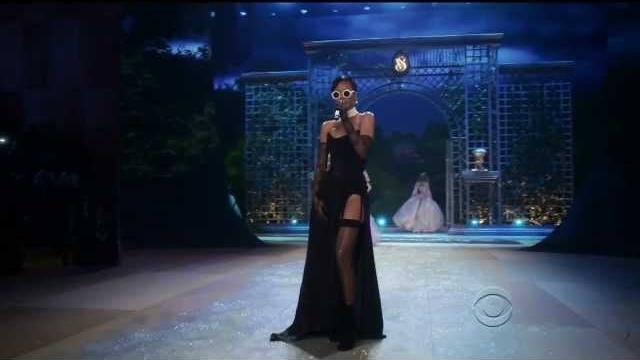 Rihanna - diamonds live victoria's secret fashion show 2012 1080p hd Rihanna - diamonds live victoria's secret fashion show 2012 1080p hd