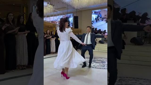 Вай какие они милые #музыка #свадьба #кавказ #танцы #wedding #грузины #dance #танец #лезгинка Вай какие они милые #музыка #свадьба #кавказ #танцы #wedding #грузины #dance #танец #лезгинка