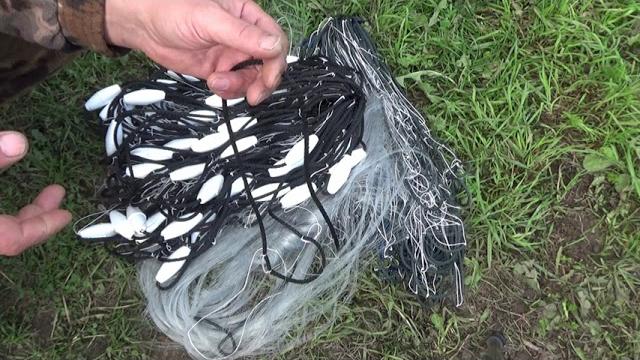 How to install a fishing net from the shore without having an inflatable boat or boat. How to install a fishing net from the shore without having an inflatable boat or boat.