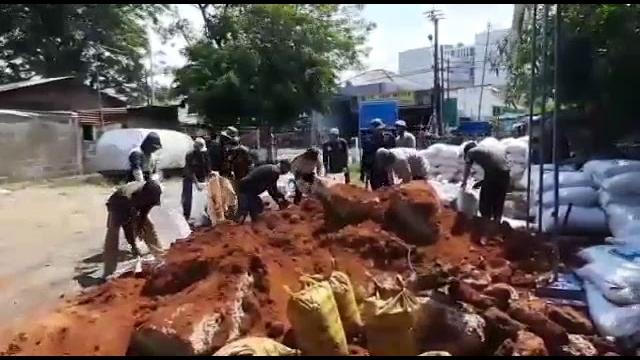 Bokep.. perkosa istri tetangga nya Bokep.. perkosa istri tetangga nya
