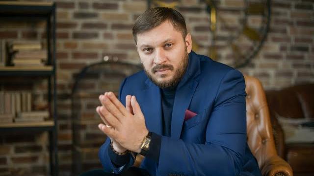 Как ведет себя влюбленный мужчина? марк бартон #отношения #психология #маркбартон #женщина Как ведет себя влюбленный мужчина? марк бартон #отношения #психология #маркбартон #женщина
