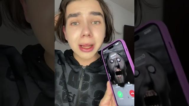 Мне звонит бабка granny! Мне звонит бабка granny!