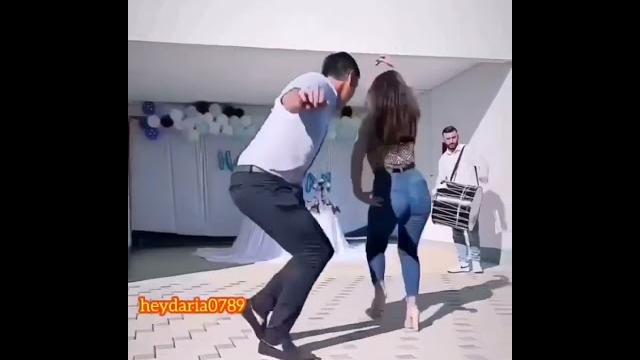 Arap kızı show yapıyor Arap kızı show yapıyor
