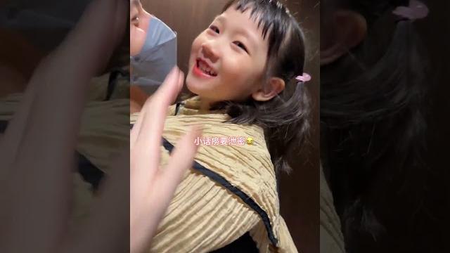 日子渺小重复 却都是幸福 这一刻 让所有的父爱都值得…… 日子渺小重复 却都是幸福 这一刻 让所有的父爱都值得……