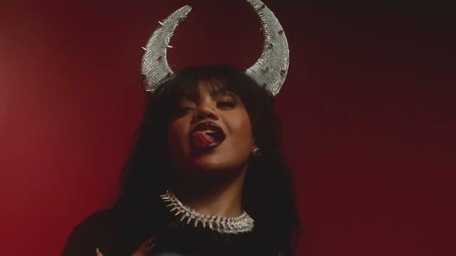 Duquesa - 99 problemas feat. mc luanna (official visualizer) Duquesa - 99 problemas feat. mc luanna (official visualizer)