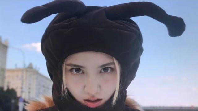 Lia lia - i'm a moth!! Lia lia - i'm a moth!!