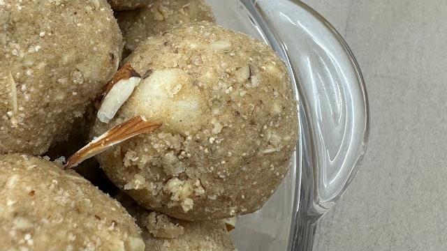 Punjabi gond atta pinni recipe Punjabi gond atta pinni recipe