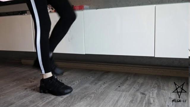 Dirty home nike shox (helga li) Dirty home nike shox (helga li)