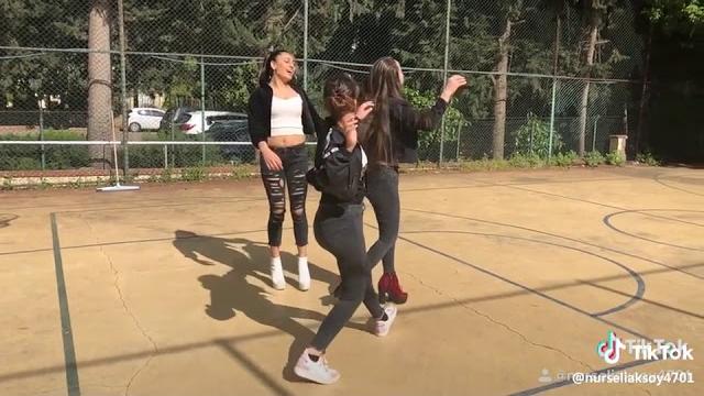 Kardeşim özlem aksoy ve arkadaşım Kardeşim özlem aksoy ve arkadaşım