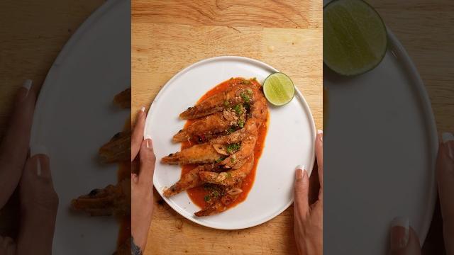 Salt & pepper shrimp w. a roasted pepper puree Salt & pepper shrimp w. a roasted pepper puree
