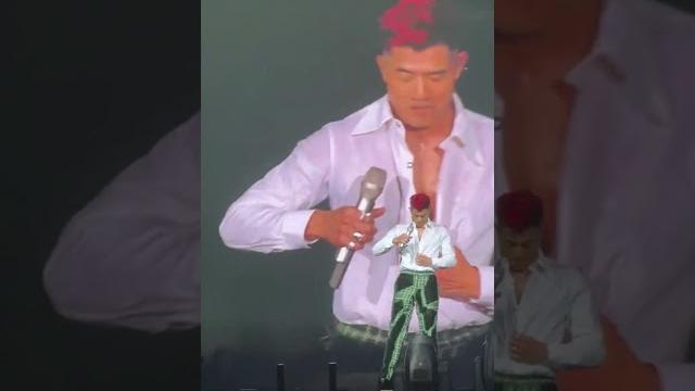 #郭富城 澳门演唱会现场,快60岁的他大秀肌肉、引的粉丝尖叫不已,唱跳演俱佳,当之无愧的天王 #郭富城 澳门演唱会现场,快60岁的他大秀肌肉、引的粉丝尖叫不已,唱跳演俱佳,当之无愧的天王