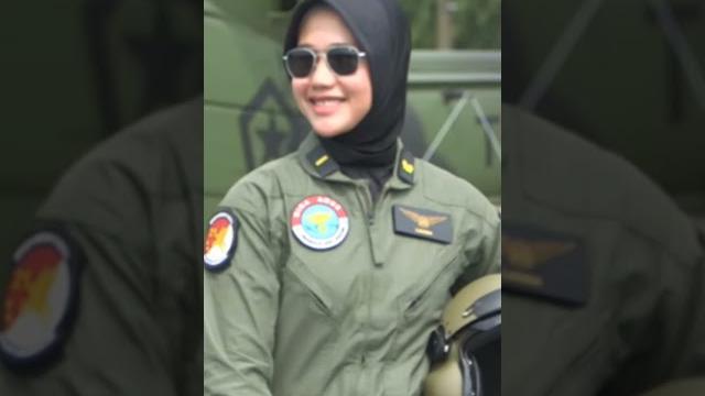 Pilot kowad muslimah berhijab puspenerbad Pilot kowad muslimah berhijab puspenerbad