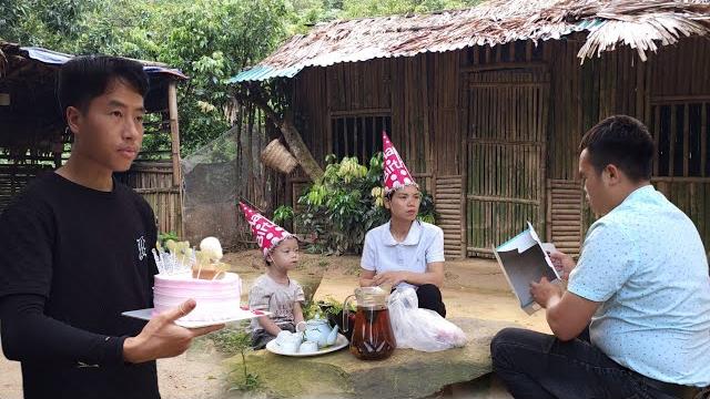 Sung 想给 duyen 办个生日惊喜,但结果并不完美。为什么? Sung 想给 duyen 办个生日惊喜,但结果并不完美。为什么?