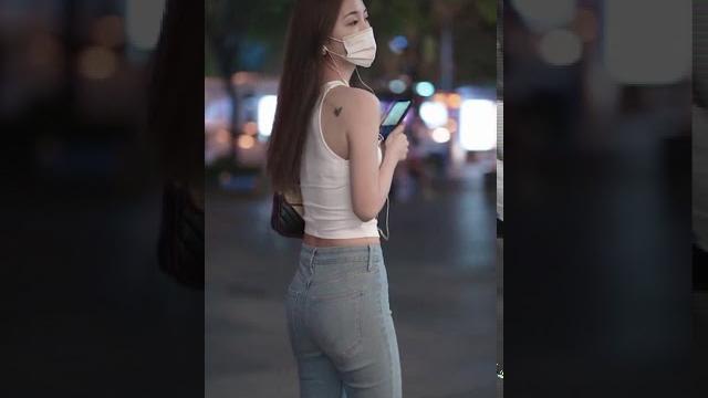 街拍 性感美女 大長腿 翹臀 街拍 性感美女 大長腿 翹臀