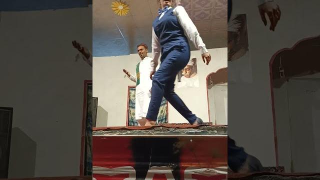 Laila jutti jaens dress me hot and sexy entry kala chasma na yaaar tu la agy kera ghata shonya Laila jutti jaens dress me hot and sexy entry kala chasma na yaaar tu la agy kera ghata shonya