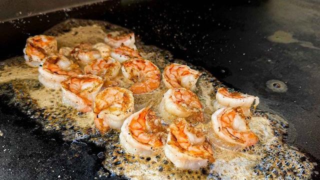 The secret to juicy hibachi shrimp on the griddle The secret to juicy hibachi shrimp on the griddle