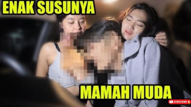 Cowo ini ngga tahan sampai main disini , pasraa Cowo ini ngga tahan sampai main disini , pasraa