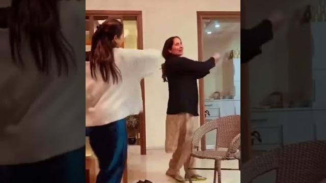 Sunanda sharma dance with mom ️ dil vich vajjdi guitar ve zalma • #reels #sunandasharma Sunanda sharma dance with mom ️ dil vich vajjdi guitar ve zalma • #reels #sunandasharma