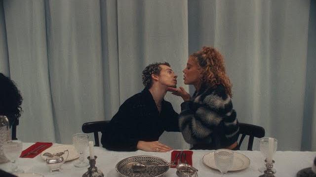 Jungle - candle flame (feat. erick the architect) (official video) Jungle - candle flame (feat. erick the architect) (official video)