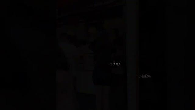 一天也就喝个6789杯吧#路人视角 #旅行vlog #背影杀 #理想型 #辣妈 一天也就喝个6789杯吧#路人视角 #旅行vlog #背影杀 #理想型 #辣妈