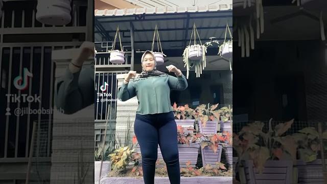 Jilbab ketat chubby bodi mantul Jilbab ketat chubby bodi mantul