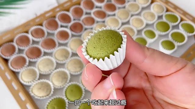 迷你纸杯小蛋糕,一口一个,家用配方不踩雷,一小时可以做三大盘 迷你纸杯小蛋糕,一口一个,家用配方不踩雷,一小时可以做三大盘