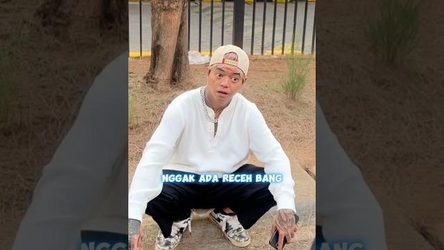 Tukang parkir mirip reza arap !? Tukang parkir mirip reza arap !?