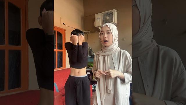 Adam cosplay jadi syifa kalo lagi tiktokan Adam cosplay jadi syifa kalo lagi tiktokan