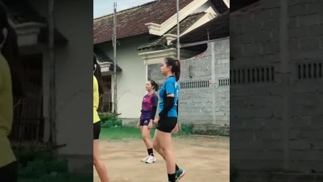 Goyang pantat dulu mas #shorts#youtub pemula Goyang pantat dulu mas #shorts#youtub pemula
