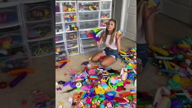 Organizing a huge fidget collection!!! mrs. bench Organizing a huge fidget collection!!! mrs. bench