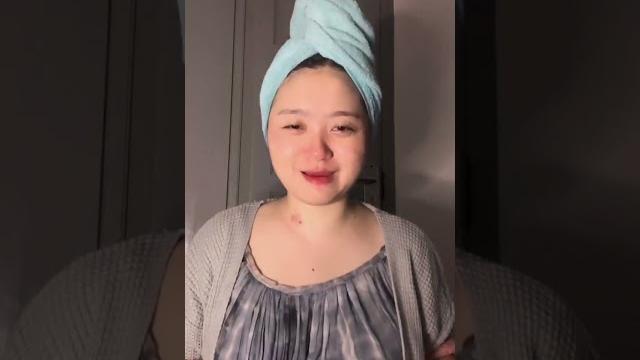 Mom biti - instagram live (13 desember 2023) Mom biti - instagram live (13 desember 2023)