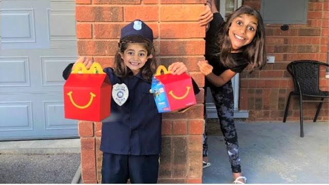 Kids pretend play police delivery mcdonalds happy meal! funny video Kids pretend play police delivery mcdonalds happy meal! funny video