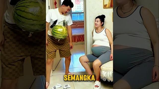 Suami ini coba rasanya jadi ibu hamil! #shorts Suami ini coba rasanya jadi ibu hamil! #shorts