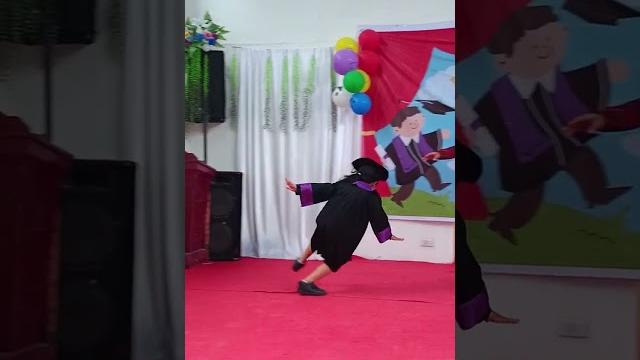 Ketika ara hampir jatuh waktu lagi wisuda sekolah ️ Ketika ara hampir jatuh waktu lagi wisuda sekolah ️