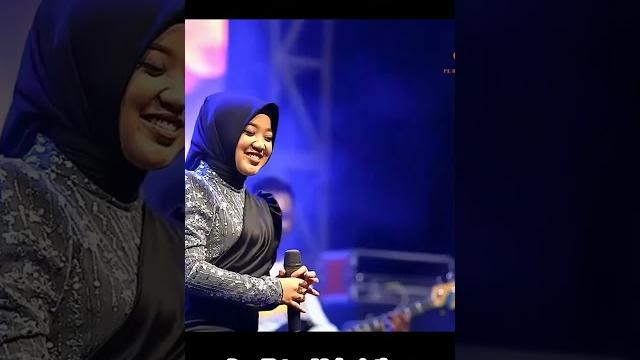 Ketika momon adella salah mainkan melody #leadgitar #dangdut #gitardangdut #gitarisdangdut #shorts Ketika momon adella salah mainkan melody #leadgitar #dangdut #gitardangdut #gitarisdangdut #shorts