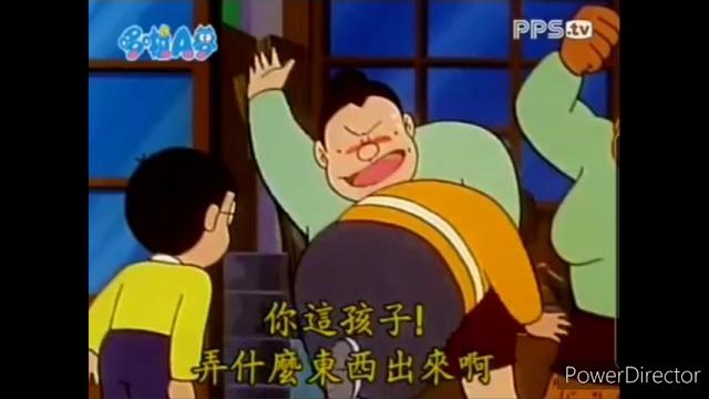 胖虎因為受不了媽媽要他看店而變出了鬼婆婆 、母豬媽媽、大猩猩媽媽被他媽媽發現而被打 胖虎因為受不了媽媽要他看店而變出了鬼婆婆 、母豬媽媽、大猩猩媽媽被他媽媽發現而被打