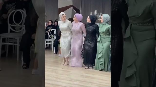 Tesettür, düğün ve halay Tesettür, düğün ve halay