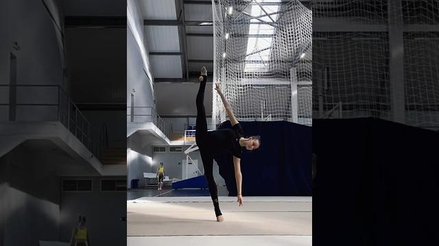 Split in rhythmic gymnastics🪽 #rhythmicgymnastics #split #sport #stretching #flexible #balance Split in rhythmic gymnastics🪽 #rhythmicgymnastics #split #sport #stretching #flexible #balance