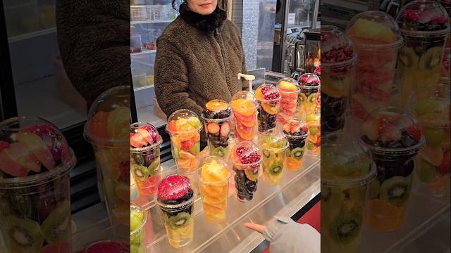 Mixed fresh fruits juice in korean market #shorts Mixed fresh fruits juice in korean market #shorts