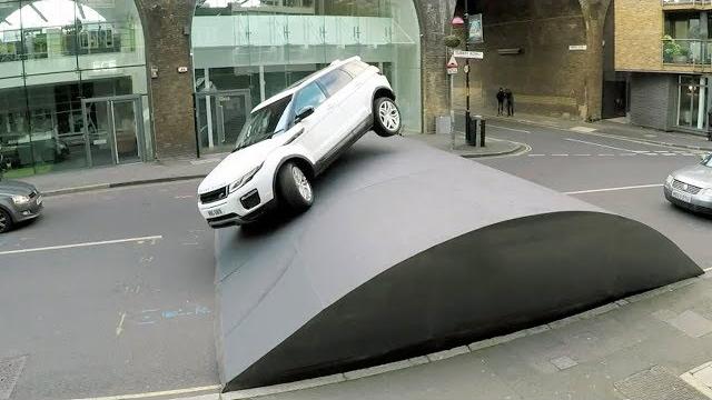 Range rover evoque | speed bump Range rover evoque | speed bump