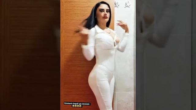 Sert porno ! naz mi̇la Sert porno ! naz mi̇la