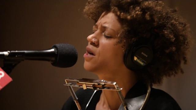 Chastity brown - wake up (live on the current) Chastity brown - wake up (live on the current)