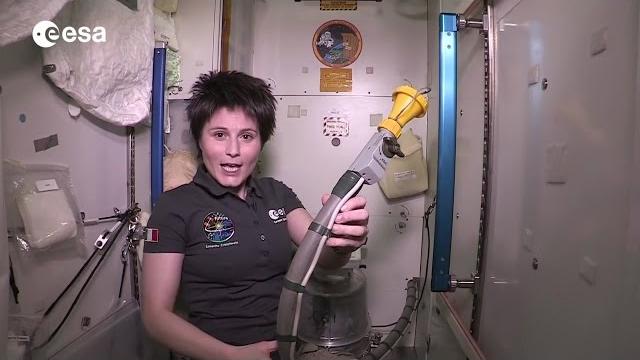 Astronaut shows how to use a space toilet | iss video Astronaut shows how to use a space toilet | iss video