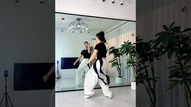 #零基础学舞蹈 #乘风破浪完整版 #背面演示 #喜欢跳舞的一起来 #零基础学舞蹈 #乘风破浪完整版 #背面演示 #喜欢跳舞的一起来
