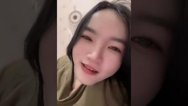 Karin bercerita halu Karin bercerita halu