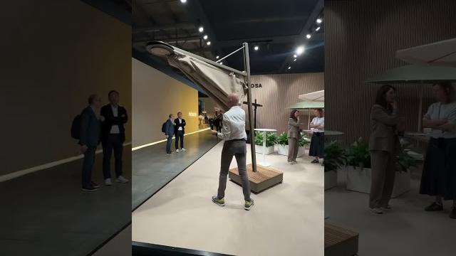 The versa px cantilever umbrella by umbrosa brings smart design .#solanaoutdoor #outdoor The versa px cantilever umbrella by umbrosa brings smart design .#solanaoutdoor #outdoor