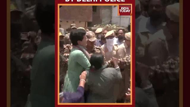 Delhi's lop and aap leader atishi marlena detained by police for protesting in her constituency Delhi's lop and aap leader atishi marlena detained by police for protesting in her constituency
